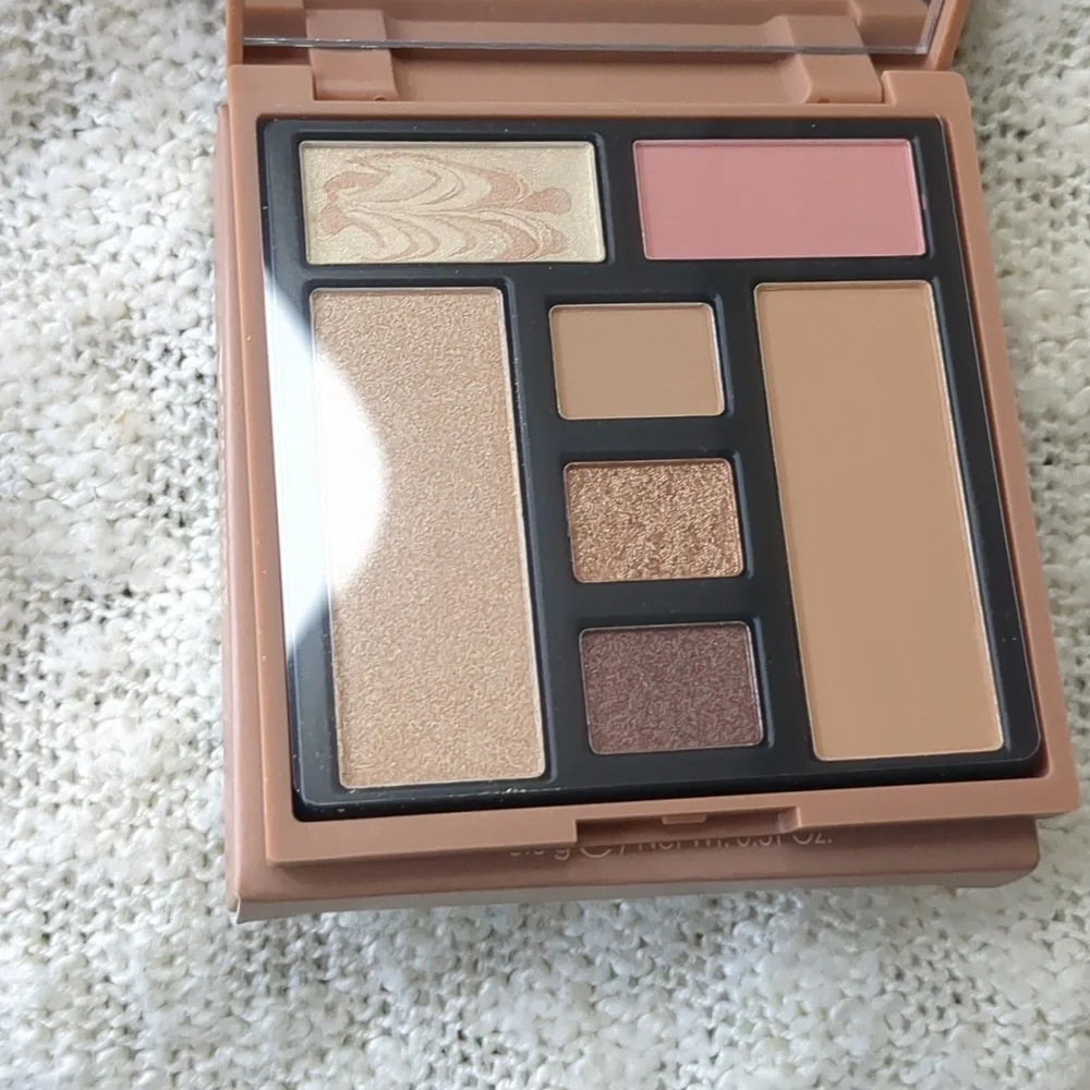 Ciaté London Brazilian Glow Eye & Face Palette in Light Medium, 8.8g/0.31oz